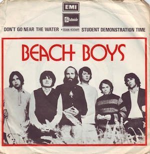 the-beach-boys-dont-go-near-the-water-stateside-2