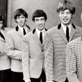 1963年7月、ローリング・ストーンズ初の歌番組出演「番組から‟制服”タイプの衣装を着て来るように指示された」