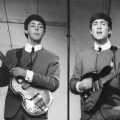 1957年7月6日、ジョン・レノンとポール・マッカートニーが初めて出会った日
