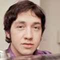 AC/DCヤング兄弟の実兄でプロデューサー、イージービーツのギタリストのジョージ・ヤングが死去