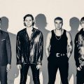 ファイヴ・セカンズ・オブ・サマーが新曲「Teeth」のライヴ・ヴァージョンを公開