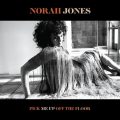 ノラ・ジョーンズ、4年ぶりのアルバム『Pick Me Up Off The Floor』発売決定。先行配信曲はウィルコのジェフ・トゥイーディーと共作