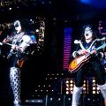 KISSが新たなライヴ・アーカイヴ・シリーズのリリースを開始。第1弾は2001年3月の東京公演