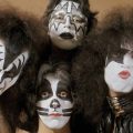 KISS『Destroyer/地獄の軍団』45周年盤から「Beth (Acoustic Mix)」が先行公開