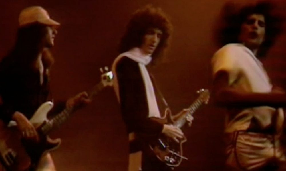 クイーン初期のアンコール定番曲はエルヴィス・プレスリーの「監獄ロック」