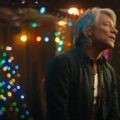 ボン・ジョヴィ、オリジナルのクリスマス曲「Christmas Isn’t Christmas」のMVを公開