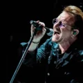 U2が“音楽が社会正義と変革の力になりうる”ことを体現する人物に贈られるウディ・ガスリー賞を受賞