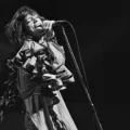 ローリング・ストーンズ、1976年伝説的ネブワースのライヴ：史上最多有料観客動員記録公演