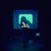 Darkroom所属、英新人アーティストのBluegirl、デビュー曲「Look At All The Happy People」を公開